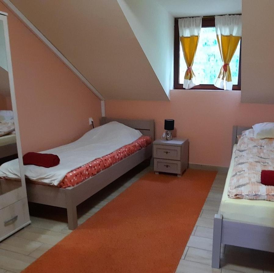 Torony Lovarda Maganszallas Kiskunfélegyháza Zewnętrze zdjęcie