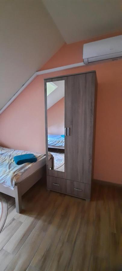 Torony Lovarda Maganszallas Kiskunfélegyháza Zewnętrze zdjęcie